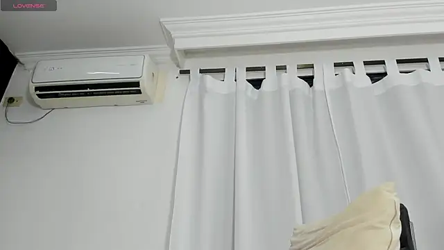 Mia_hornny_ webcam