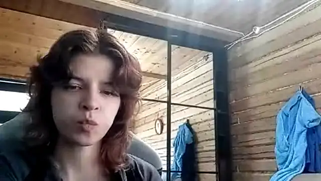 LowkeyIndigo webcam