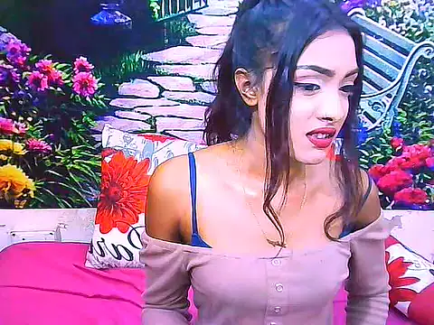 IndianPretty14u2Luv webcam