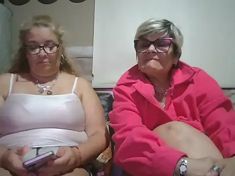 momismilf544 webcam