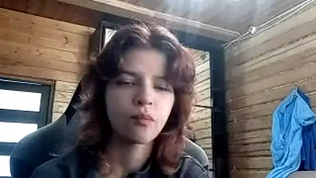 LowkeyIndigo webcam