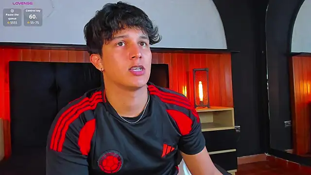 Leo_Savage_ webcam