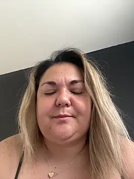 MikyVesela live sex cam
