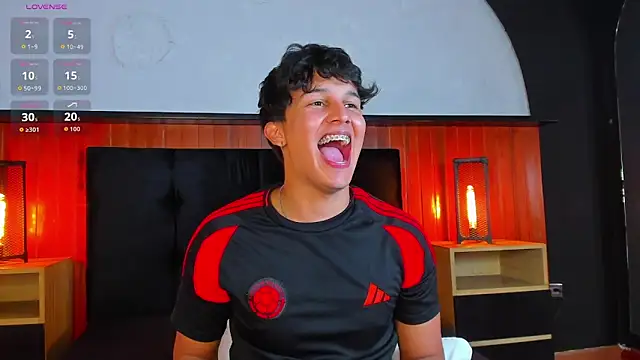 Leo_Savage_ webcam