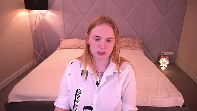 NikkyReyyy webcam