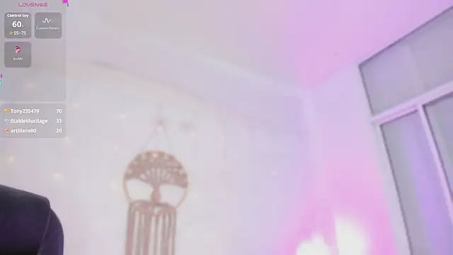 Ginni_charlotte webcam