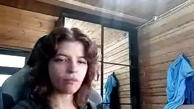 LowkeyIndigo webcam