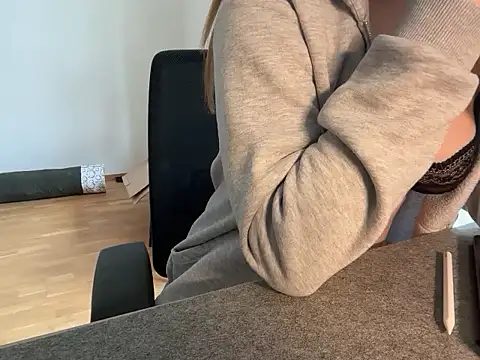 Lucyschickt webcam