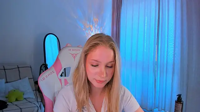 Eva_Davi webcam