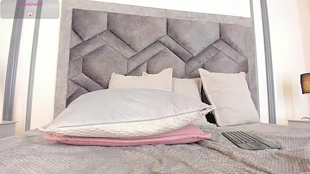TahliaMoreau webcam