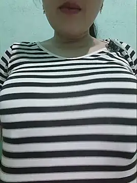Shine_Mai webcam