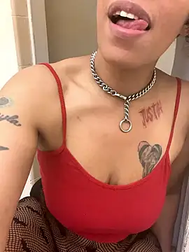 Desirae_Luciano