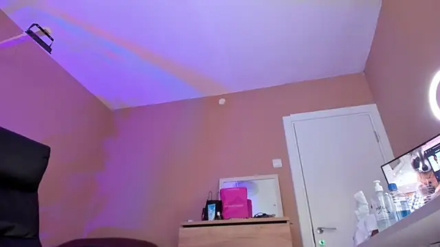 KaylaLaine webcam