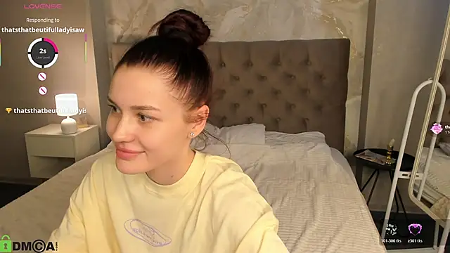 Aria_Mila webcam