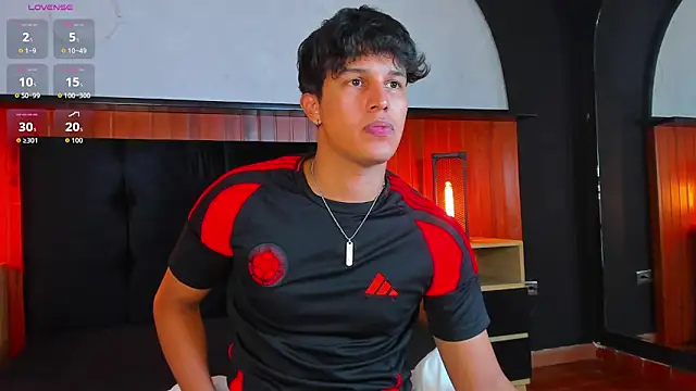 Leo_Savage_ webcam