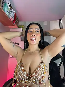 AsianMilfSheryl webcam