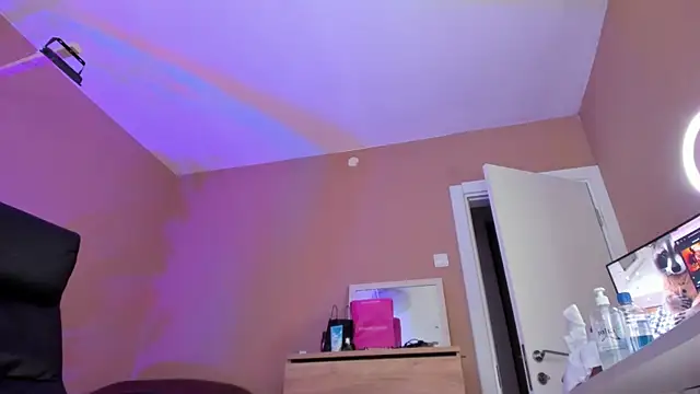 KaylaLaine webcam