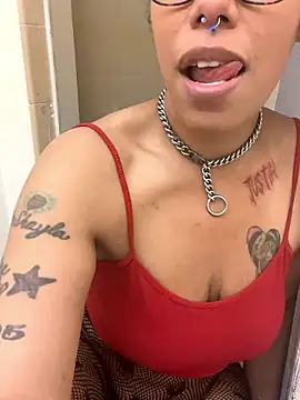 Desirae_Luciano webcam