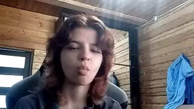 LowkeyIndigo webcam