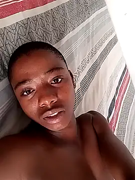 BLACK_BOTTOM03 webcam