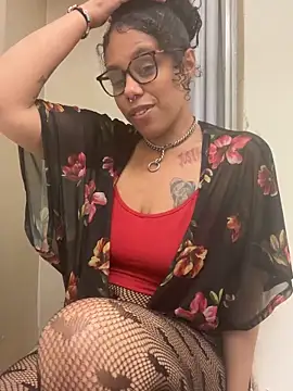 Desirae_Luciano