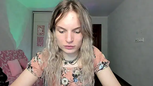 milliKira006 webcam