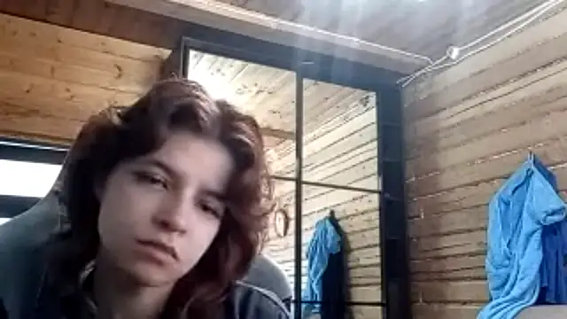 LowkeyIndigo webcam