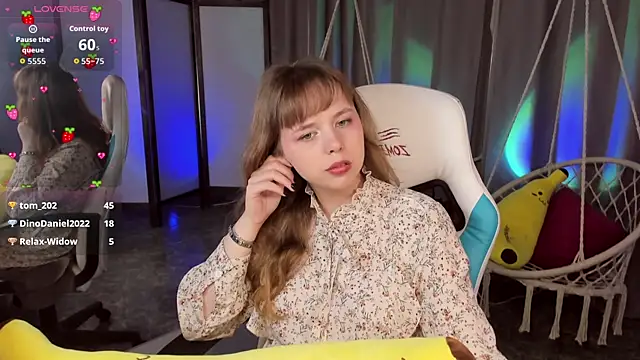 LeonaHicks webcam