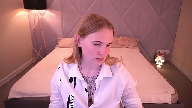 nikkyreyyy - NikkyReyyy's free webcam