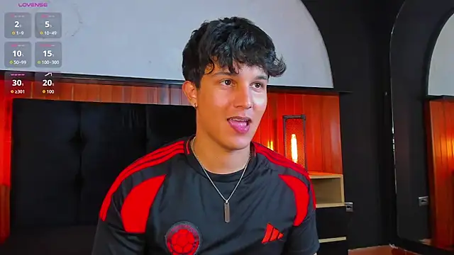 Leo_Savage_ webcam