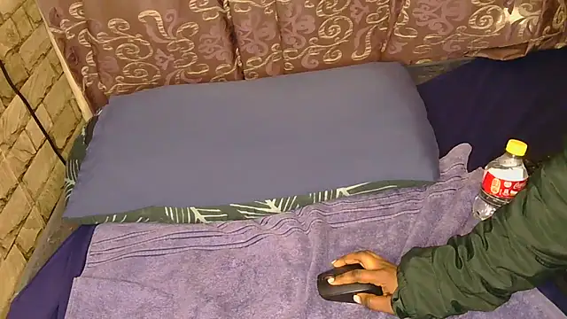 Sweethoneyglow webcam