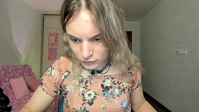milliKira006 webcam