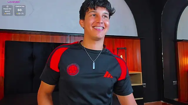 Leo_Savage_ webcam