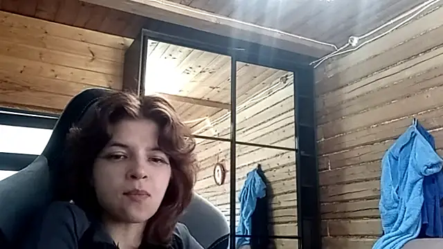 LowkeyIndigo webcam