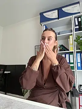 Hii_Lolla live sex cam