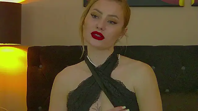 MisshaNight webcam