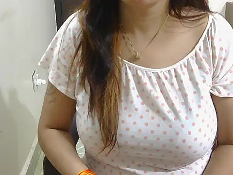 spicy_Zara webcam