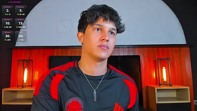 Leo_Savage_ webcam