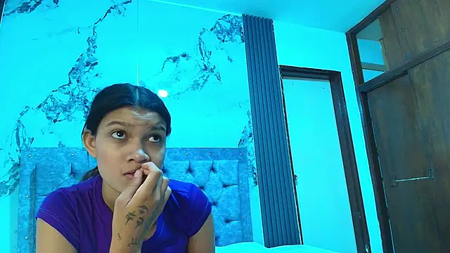 Zoe_Blake1 webcam