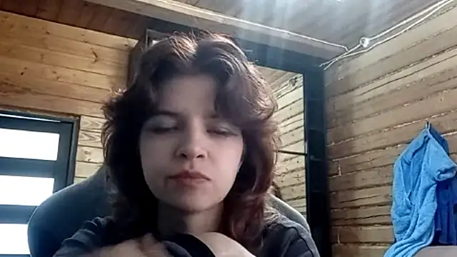 LowkeyIndigo webcam