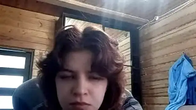 LowkeyIndigo webcam