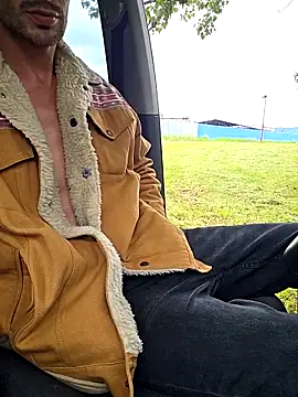 zeefy (M young) - Risky public cum