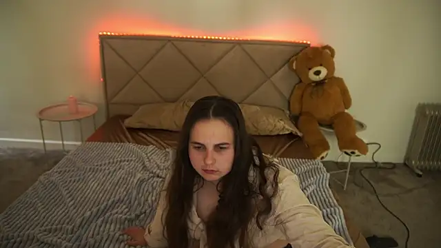 MikaFoxy webcam