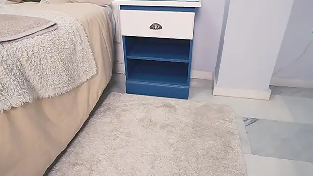 new_dee webcam