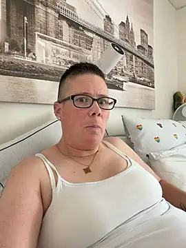 voluptuous-minx webcam