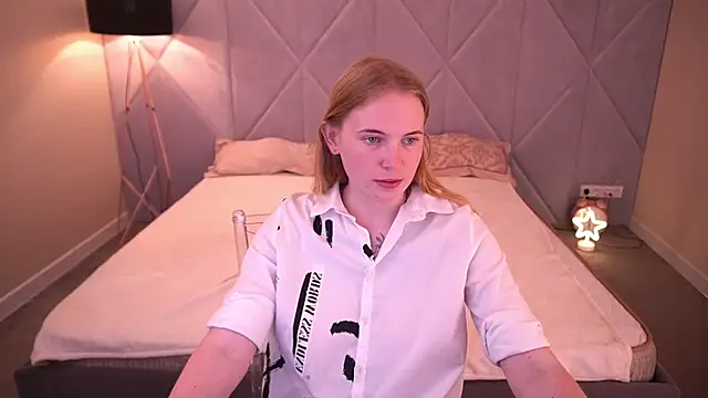 NikkyReyyy webcam
