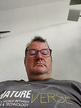 manpassivlive webcam