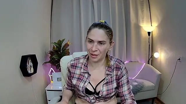 TessaDaybreak webcam