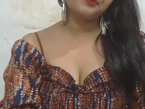 POOJA_199 webcam
