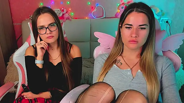 hotty_girls_here webcam